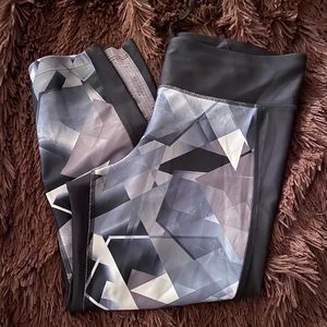 UnderArmor Workout Capris 🏋🏽‍♀️